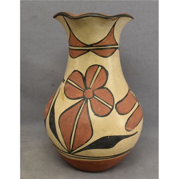 SANTO DOMINGO INDIAN POTTERY VASE