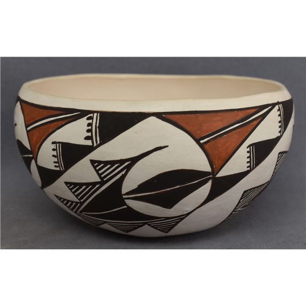 ACOMA INDIAN POTTERY BOWL (J LENO)