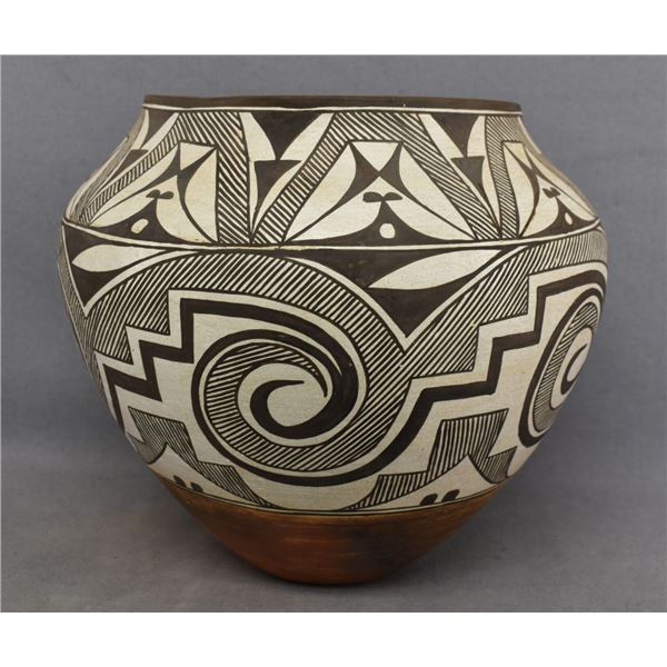 ACOMA INDIAN POTTERY OLLA