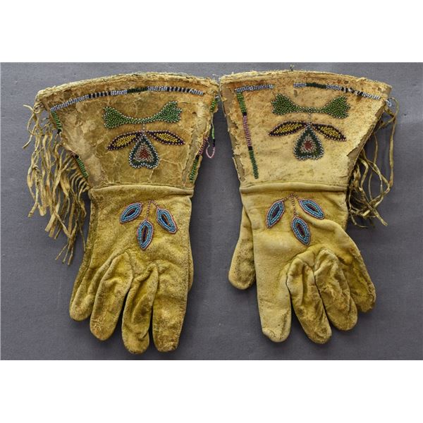 CROW INDIAN GAUNTLETS