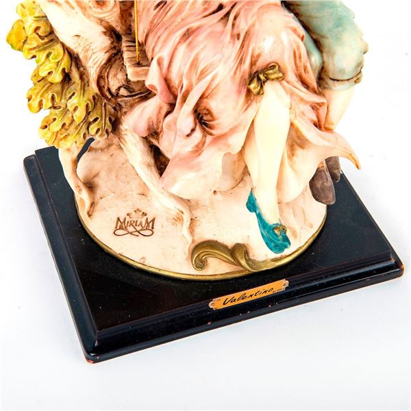 Serie Valentino By Miriam Figurine, Lovers In A Swing