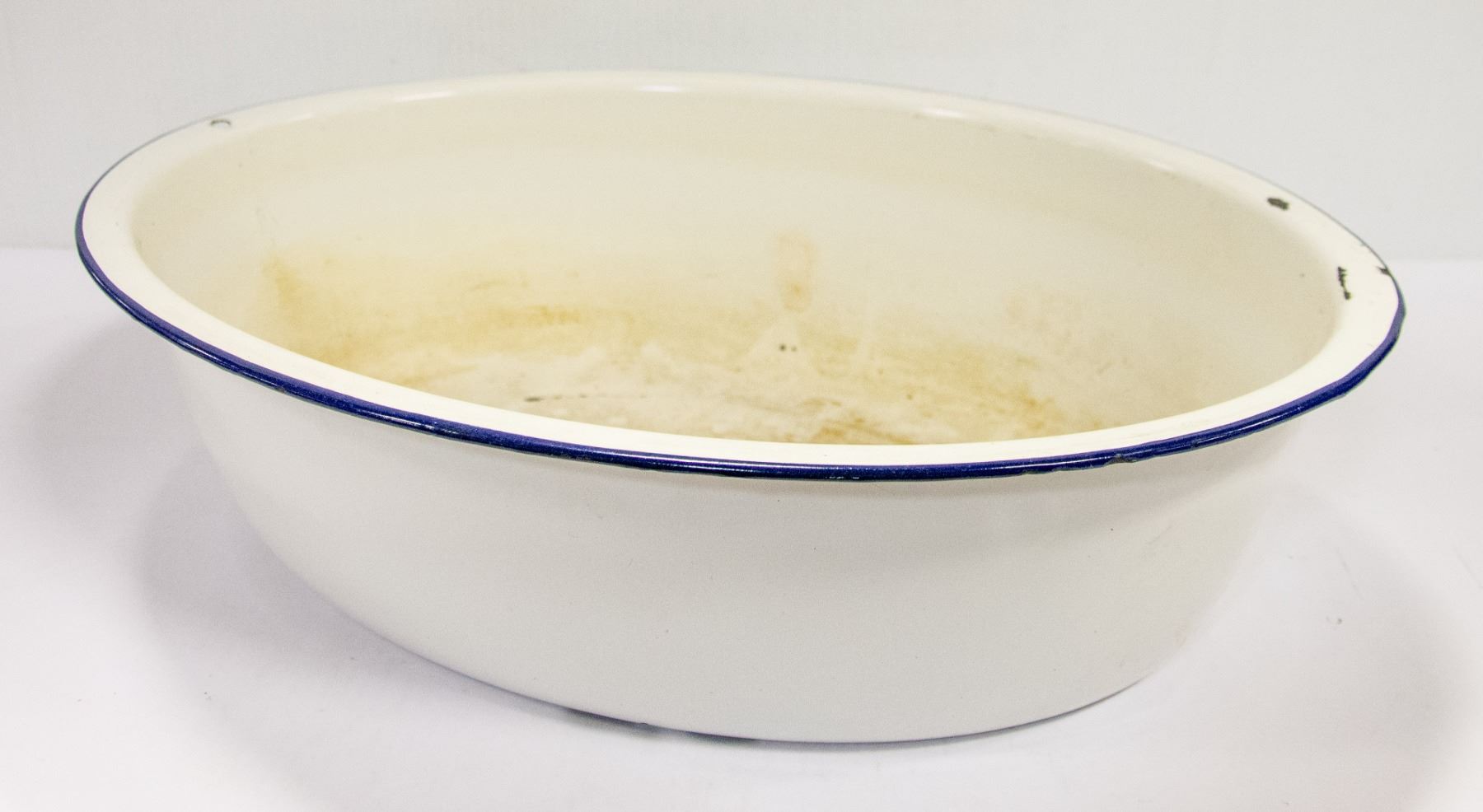 ANTIQUE LARGE BLUE RIM ENAMEL BASIN / ROASTER