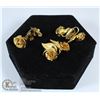 Image 1 : 3 PAIRS OF VINTAGE 1950S GOLD ROSE EARRINGS CLIP