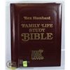 Image 1 : REX HUMBARD FAMILY LIFE STUDY BIBLE.