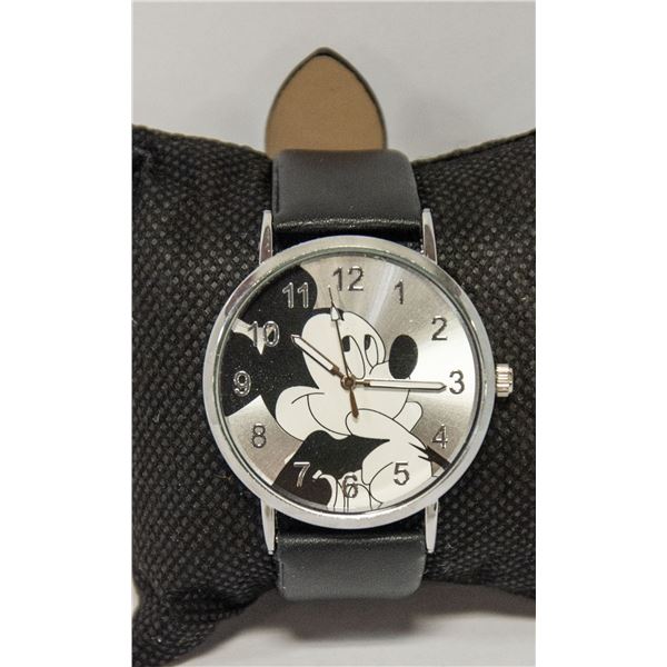 NEW MICKEY MOUSE QUARTZ MOVEMENT WATCH