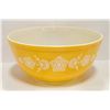 Image 1 : 2.5 QT GOLDEN BUTTERFLY PYREX MIXING BOWL