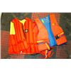 Image 1 : LOT OF 5 LIFE JACKETS - SIZE M