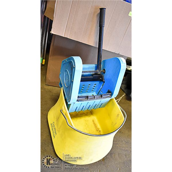 COMMERCIAL MOP PAIL AND WRINGER