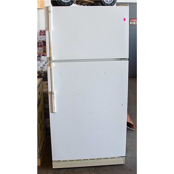 WHITE GE FRIDGE
