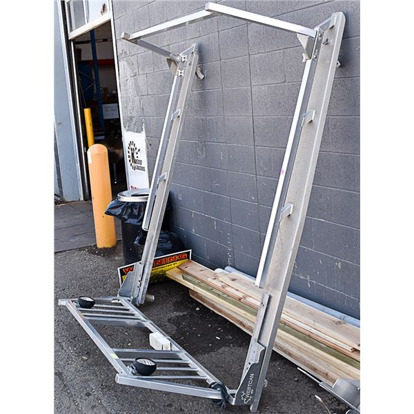 ALUMINUM HEADACHE RACK WITH SIDERAILS & CARGO