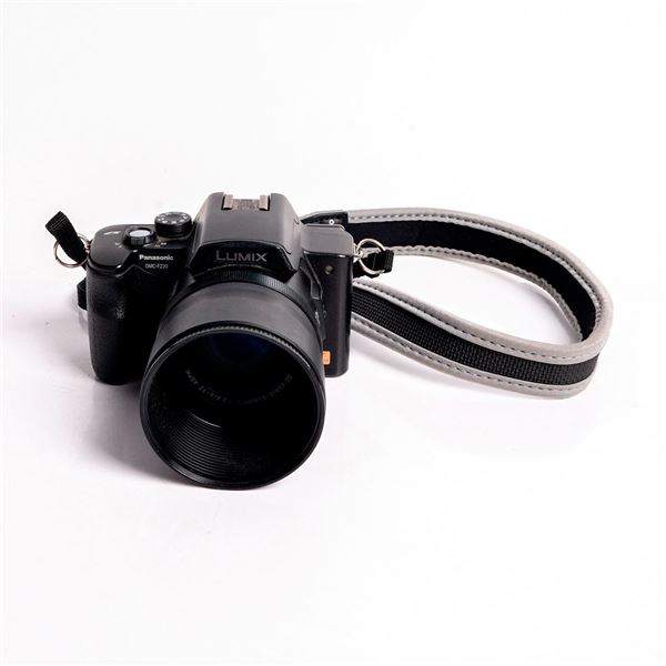 LUMIX PANASONIC DMC-FZ20 CAMERA