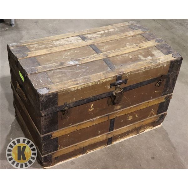 LARGE ANTIQUE STORAGE TRUNK