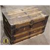 Image 1 : LARGE ANTIQUE STORAGE TRUNK