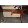 Image 1 : VINTAGE SINGER SEWING MACHINE IN CABINET