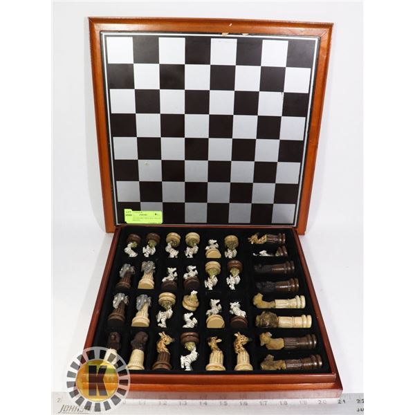 AFRICAN SAFARI CHESS SET. PIECES UNDAMAGED