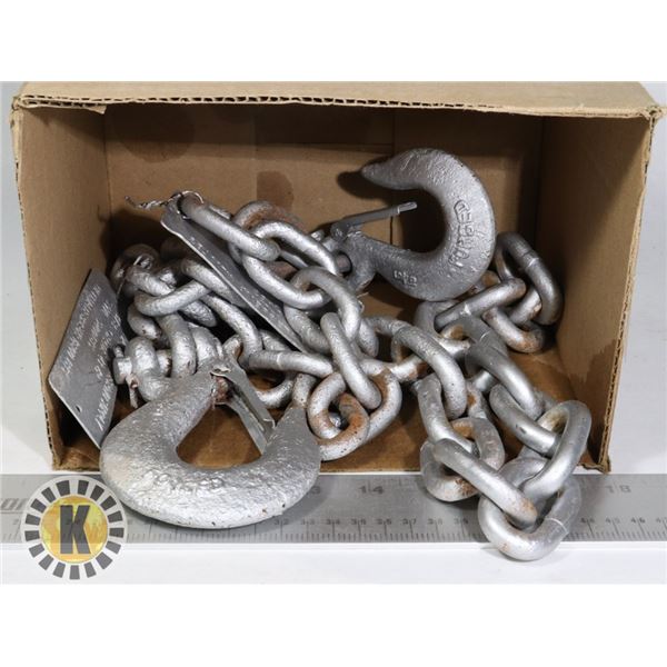 2 HEAVY-DUTY TOWING CHAINS WITH HOOK