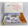 Image 1 : BOX OF FLAT SHEETS WRAPPING PAPER