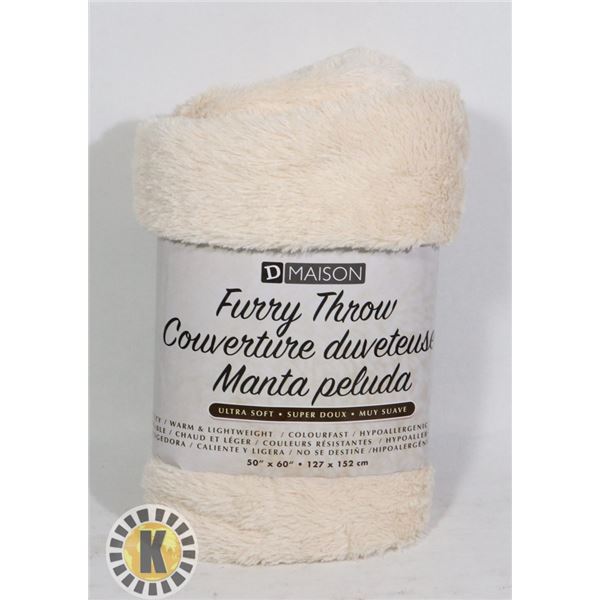 NEW FUZZY THROW ULTRA SOFT