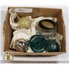 Image 1 : BOX OF HOME DECOR