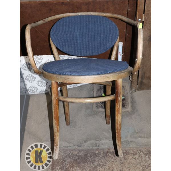 SET OF 2 ESTATE CHAIRS