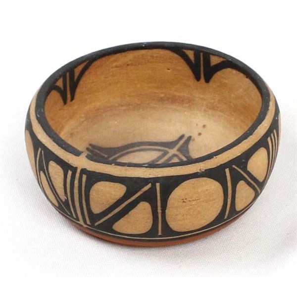 Santo Domingo Pottery Bowl by F. Pararito
