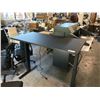 Image 2 : BLACK HERMAN MILLER 5 X 2.5 SIT/STAND PROGRAMMERS TABLE. HEIGHT ADJUSTABLE 70CM TO 117CM