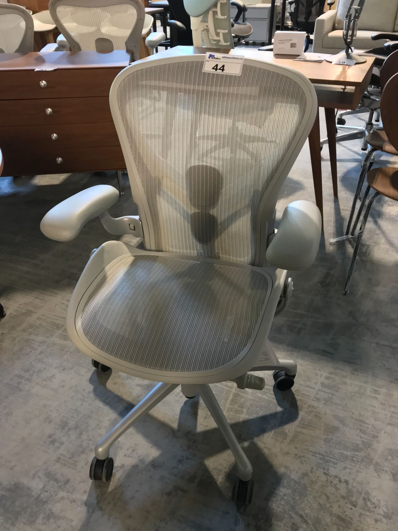 Herman miller aeron adjustable arms Clearance