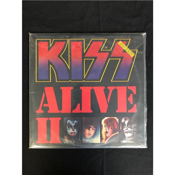 KISS ALIVE VINYL RECORD ( EXCELLENT CONDIITON)