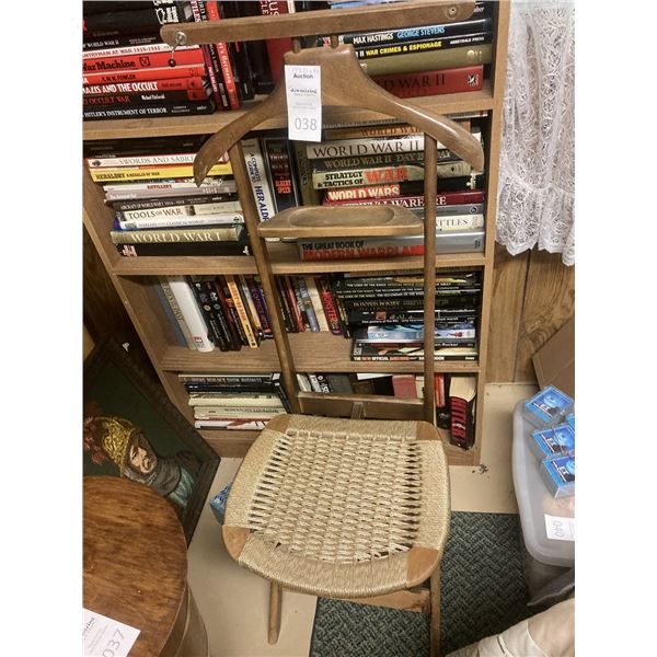 Chair with storage Cat C