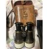 Image 3 : 5 sets of binoculars and cases Cat A