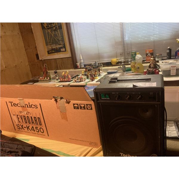 Keyboard, stand and amp Cat A