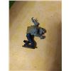 Image 2 : Miniature metal figures Cat A