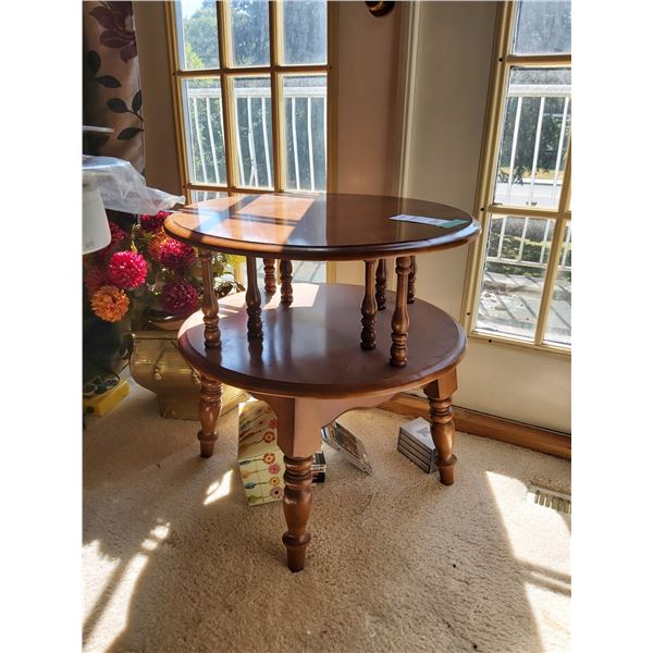Vintage Maple 2 Tiered Table Cat C