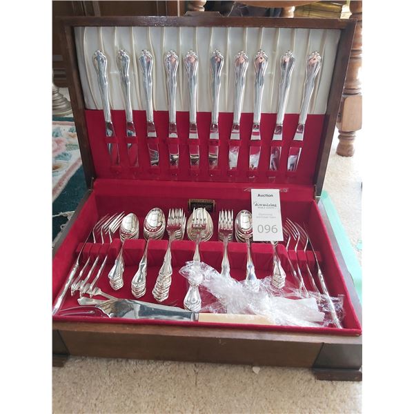 Oneida Flatware for 12 Cat B