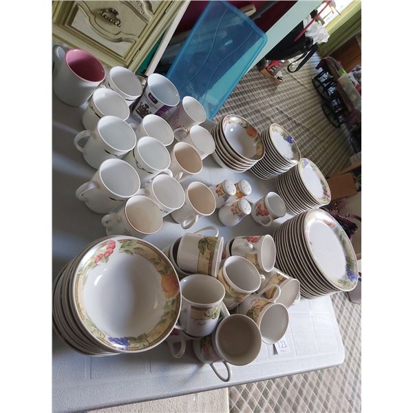 Gibson Dinner ware plus more Cat B