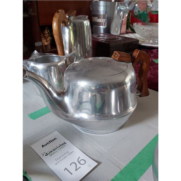 Picquot Tea pot Cat B