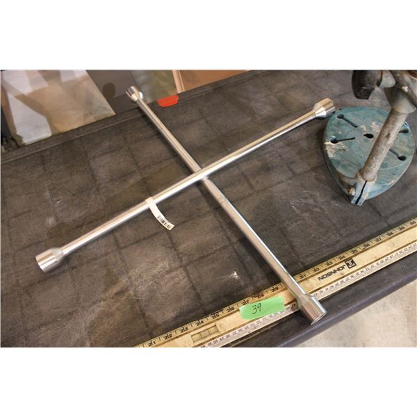 25" Lug Wrench