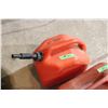 Image 3 : 2 Gas Cans