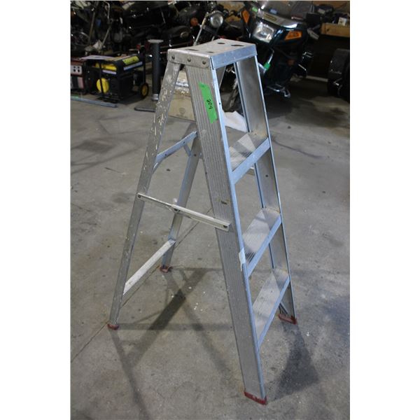 Step Ladder 46"