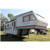 Image 1 : 326" Long Wonderland 5th Wheel Trailer Been Parked for a Few Years