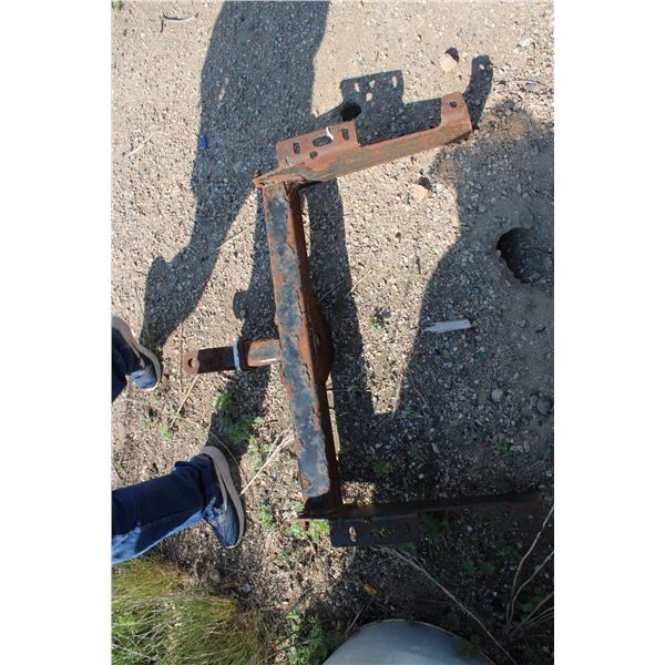 Reese Bumper Hitch 37" Wide Bracket to Bracket Bodnarus Auctioneering