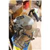 Image 4 : Delta 10" Compound Mitre Saw