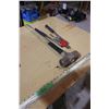 Image 1 : Riveting Tool and Sledge Hammer