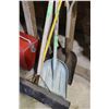Image 3 : Shovels, Broom, Snow Shovel
