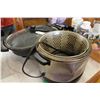 Image 1 : Roaster and Roaster Pans and Deep Fryer with No Lid