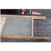 Image 2 : Vintage Wash Board