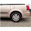 Image 13 : D6 --  2015 DODGE GRAND CARAVAN SE, GOLD, 174,128 KMS