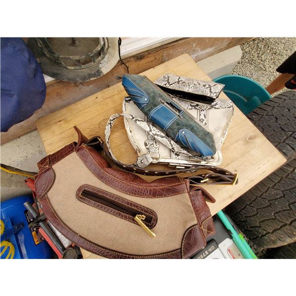 883 --  lot of 4 Purses