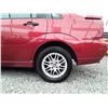 Image 12 : A4 --  2005 FORD FOCUS ZX4 , Red , 302496  KM's