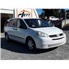 Image 3 : E1 --  2005 TOYOTA SIENNA CE , White , 170765  KM's